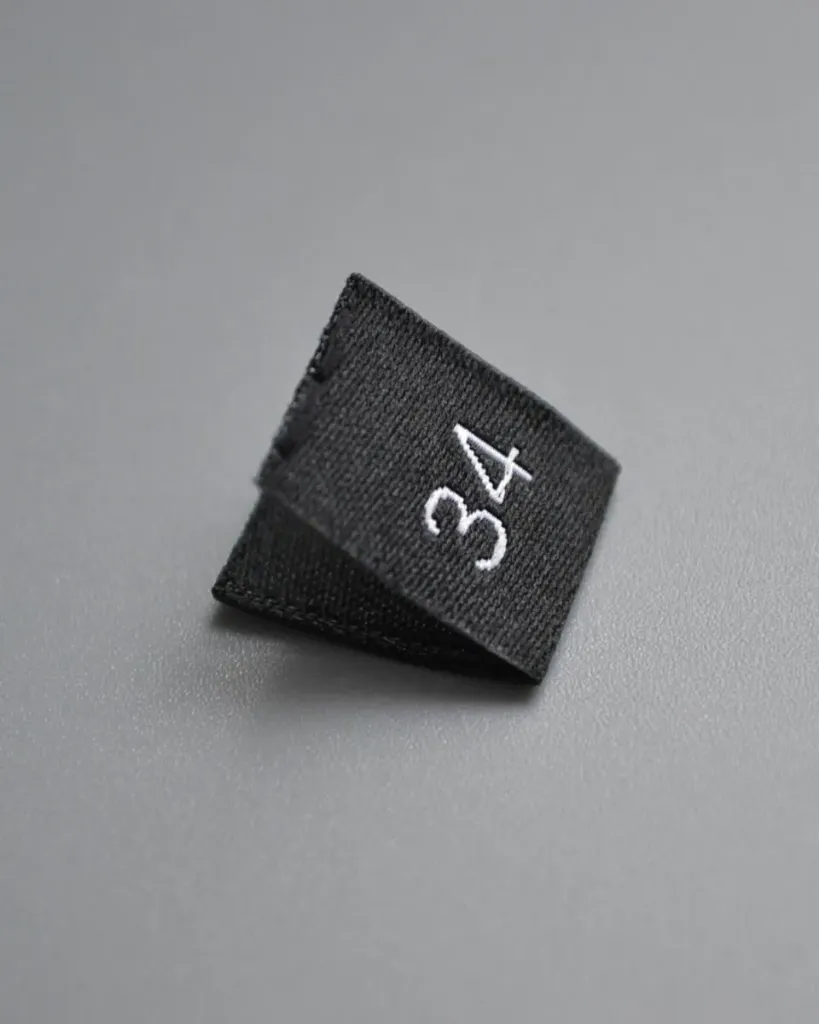 Black Polyester Centre Fold Damask Woven Number Size Labels 1.2*3cm 100pcs/Pack 004010